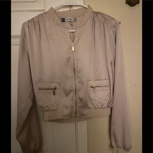 Cropped satin Jacket beige Sz small